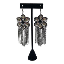 Load image into Gallery viewer, Vintage Flower &amp; Chain Earrings